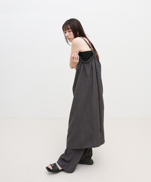 select MOCA(セレクトモカ)の「サイドギャザーキャミワンピース【接触冷感/セットアップ対応】(ワンピース・レディース・チャコールグレー/ベージュ・LARGE/MEDIUM)」の6枚目の写真