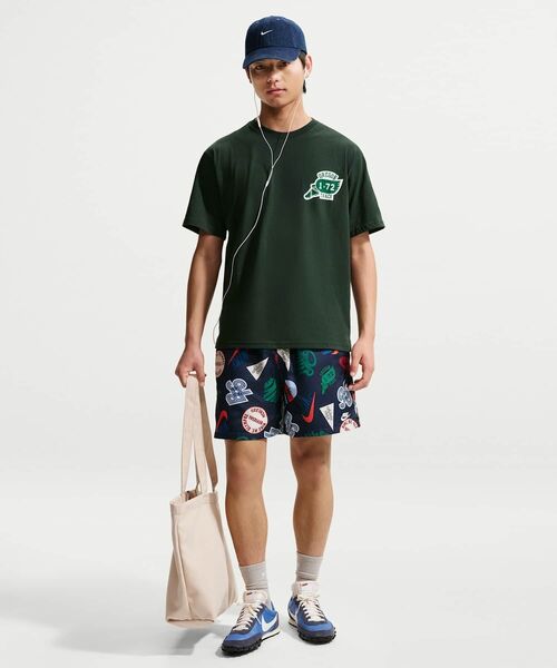 NIKE(ナイキ)の「ナイキ スポーツウェア メンズ Tシャツ / Nike Sportswear Men's T-Shirt IR6452-317 Black Spruce(Tシャツ/カットソー・メンズ・ブラック系その他・L/M/S/2XL/XL)」の4枚目の写真