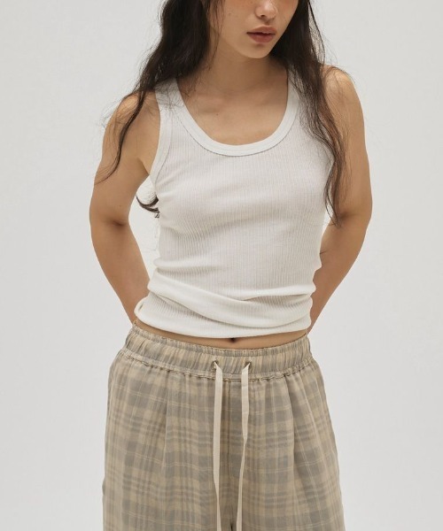 TODAYFUL（トゥデイフル）の「Useful Seamless Rib Tanktop 12610621（タンクトップ・レディース・ブラウン/ホワイト/チャコールグレー・FREE）」の2枚目の写真