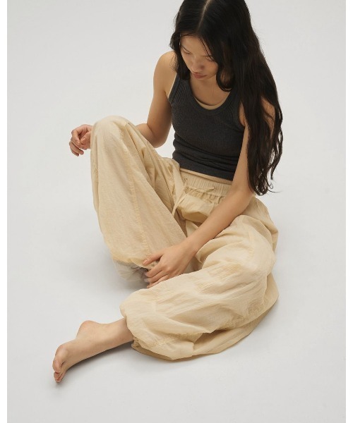 TODAYFUL（トゥデイフル）の「Useful Seamless Rib Tanktop 12610621（タンクトップ・レディース・ブラウン/ホワイト/チャコールグレー・FREE）」の10枚目の写真