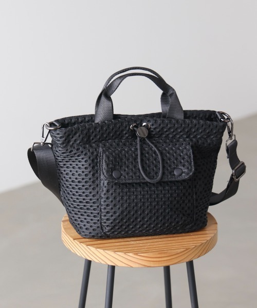 Bou Jeloud(ブージュルード)の「ドットメッシュバケットバッグ(かごバッグ・レディース・ブラック・ONESIZE)」の2枚目の写真