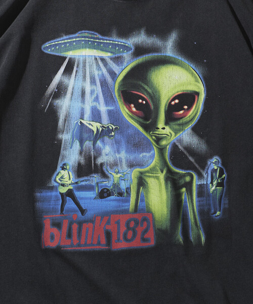 FREAK'S STORE(フリークスストア)の「【EXCLUSIVE】BLINK182 alien print Tee / ブリンク182 エイリアングラフィックプリント クルーネック Tシャツ(Tシャツ/カットソー・メンズ・ブラック・MEDIUM/LARGE/X-LARGE)」の3枚目の写真