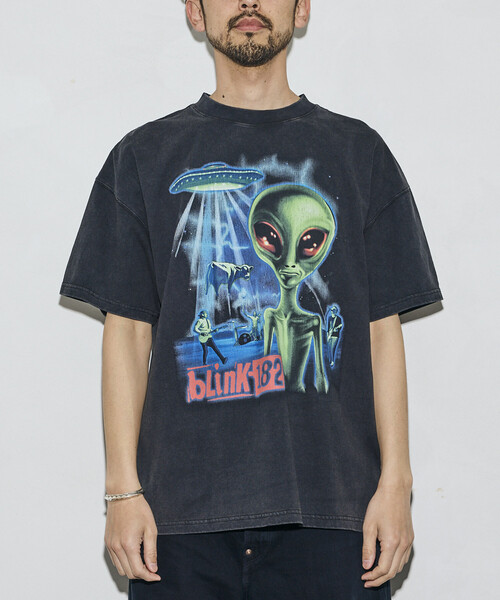 FREAK'S STORE(フリークスストア)の「【EXCLUSIVE】BLINK182 alien print Tee / ブリンク182 エイリアングラフィックプリント クルーネック Tシャツ(Tシャツ/カットソー・メンズ・ブラック・MEDIUM/LARGE/X-LARGE)」の12枚目の写真