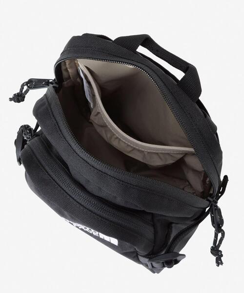 URBAN RESEARCH Sonny Label（アーバンリサーチサニーレーベル）の「THE NORTH FACE　BOULDER MINI SHOULDER（ショルダーバッグ・メンズ・アイボリー/ブラック・ONE）」の9枚目の写真