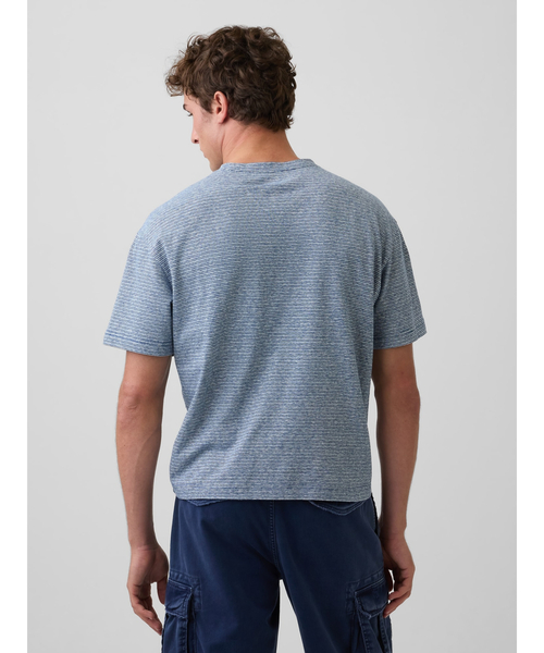 GAP(ギャップ)の「コットンリネン オーバーサイズ クロップドTシャツ(Tシャツ/カットソー・メンズ・ライトブルー/ブラック/ライトベージュ・XS/S/M/L/XL)」の7枚目の写真