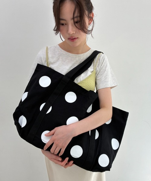 FUULLY STUDIO(フーリィーステューディオ)の「ビッグドットキャンバストートバッグ(トートバッグ・レディース・ブラック/アイボリー・FREE)」の15枚目の写真