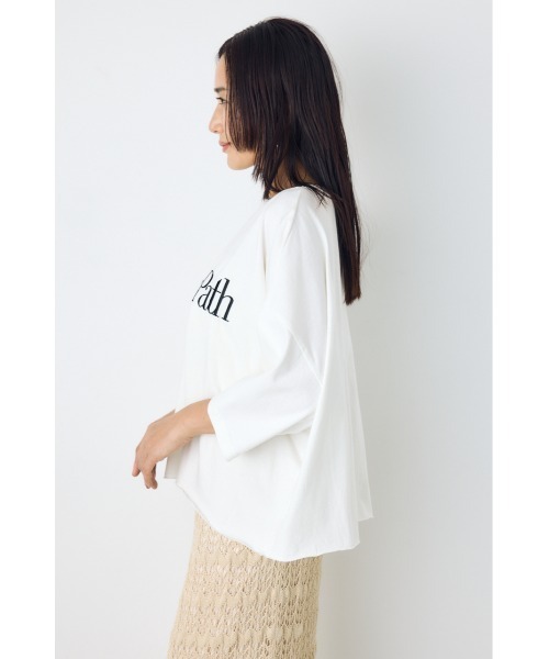 AZUL by moussy(アズールバイマウジー)の「刺繍ロゴTシャツ(Tシャツ/カットソー・レディース・ライトイエロー/ホワイト/グレー系その他4・SMALL/MEDIUM)」の6枚目の写真