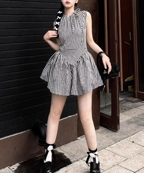 AMAJI(アマジ)の「チェック柄 キャミソールワンピース(ワンピース・レディース・ブラック・SMALL/MEDIUM/LARGE/X-LARGE)」の2枚目の写真