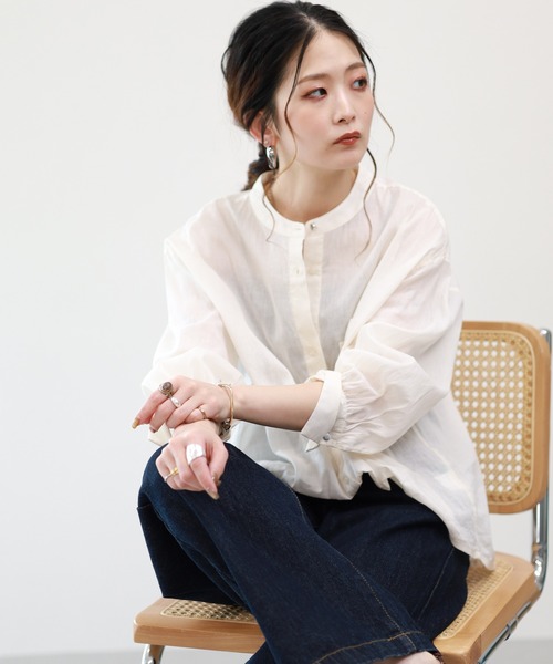 EGLANTINE(エグランティーヌ)の「EGLANTINE リネン混スタンドカラーブラウス 長袖(Tシャツ/カットソー・レディース・ブルー/アイボリー/ライトグリーン・38)」の1枚目の写真