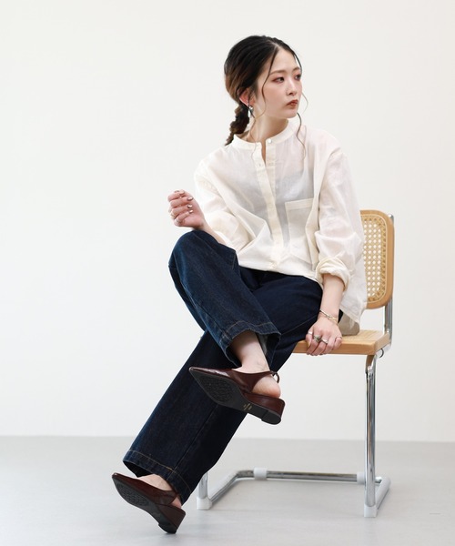 EGLANTINE(エグランティーヌ)の「EGLANTINE リネン混スタンドカラーブラウス 長袖(Tシャツ/カットソー・レディース・ブルー/アイボリー/ライトグリーン・38)」の15枚目の写真
