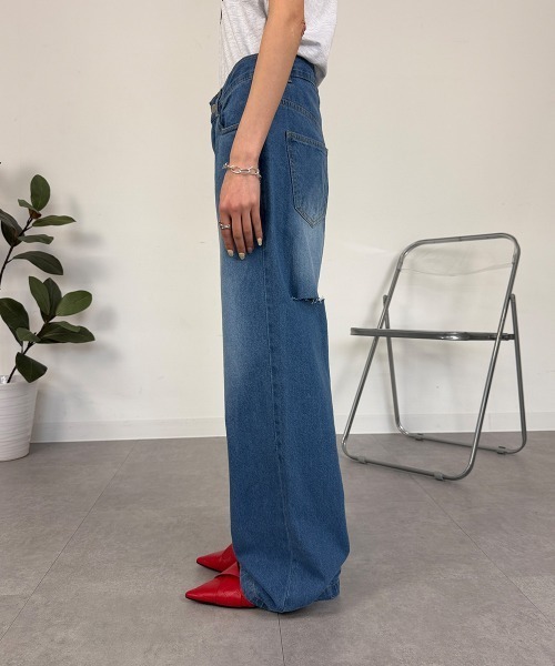 mellomela.(メロメラ)の「バックスリットデニムパンツ(デニムパンツ・レディース・ライトブルー/ブルー・M)」の18枚目の写真