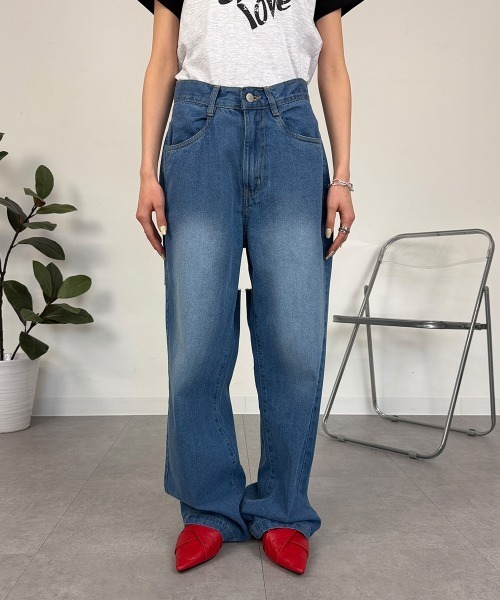 mellomela.(メロメラ)の「バックスリットデニムパンツ(デニムパンツ・レディース・ライトブルー/ブルー・M)」の17枚目の写真