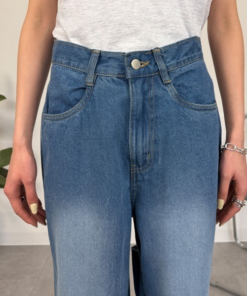 mellomela.(メロメラ)の「バックスリットデニムパンツ(デニムパンツ・レディース・ライトブルー/ブルー・M)」の21枚目の写真