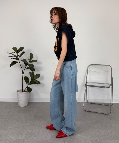 mellomela.(メロメラ)の「バックスリットデニムパンツ(デニムパンツ・レディース・ライトブルー/ブルー・M)」の5枚目の写真