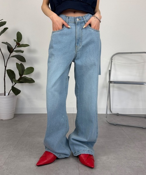 mellomela.(メロメラ)の「バックスリットデニムパンツ(デニムパンツ・レディース・ライトブルー/ブルー・M)」の10枚目の写真