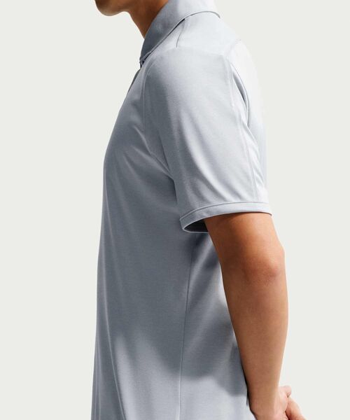 NIKE(ナイキ)の「ナイキ パー メンズ Dri-FIT ゴルフポロ / Nike Par Men's Dri-FIT Golf Polo IB0238-012 Wolf Grey(ポロシャツ・メンズ・グレー・XL/S/M/L/2XL)」の2枚目の写真