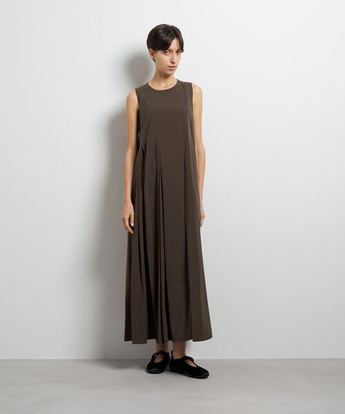 LANVIN en Bleu(ランバンオンブルー)の「フィブリルレーヨンフレアワンピース(ワンピース・レディース・ブラウン/ベージュ/チャコールグレー・38/36)」の11枚目の写真