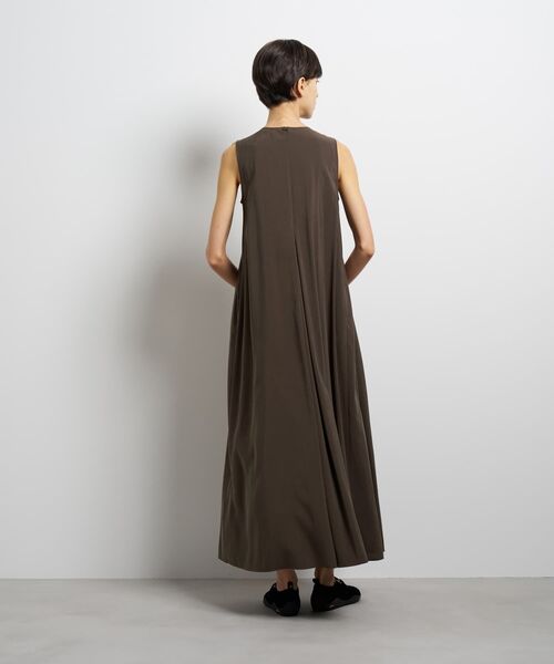 LANVIN en Bleu(ランバンオンブルー)の「フィブリルレーヨンフレアワンピース(ワンピース・レディース・ブラウン/ベージュ/チャコールグレー・38/36)」の13枚目の写真