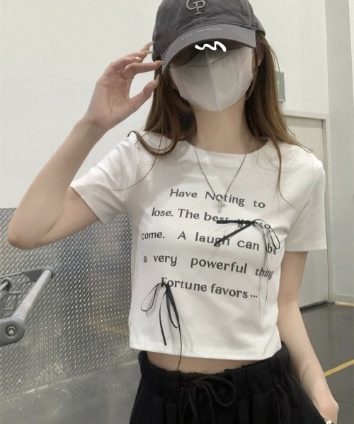 ViViDAY(ビビデー)の「フロントリボン&英字ロゴ ショットtシャツ(Tシャツ/カットソー・レディース・ホワイト/ブラック・M)」の7枚目の写真