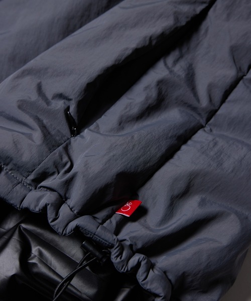 VIRGOwearworks(ヴァルゴウェアワークス)の「AETHER PUFF JKT(ダウンジャケット/コート・メンズ・チャコールグレー/ブラック・4/3/2)」の8枚目の写真