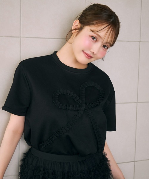 miune(ミューヌ)の「フリルリボンモチーフTシャツ(Tシャツ/カットソー・レディース・ラベンダー/ピンク/ホワイト/ブラック/ブルー・FREE)」の1枚目の写真