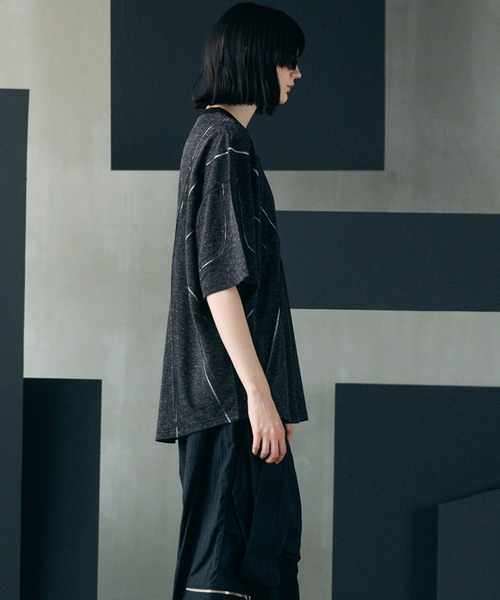 MAISON SPECIAL(メゾンスペシャル)の「《UNISEX》Slab Mix Jersey Prime-Over TSUGIHAGI T-shirt/スラブミックスジャージープライムオーバーツギハギTシャツ【MAISON SPECIAL/メゾンスペシャル】(Tシャツ/カットソー・メンズ・ブラック/バーガンディー/グレー・2/1/0)」の5枚目の写真