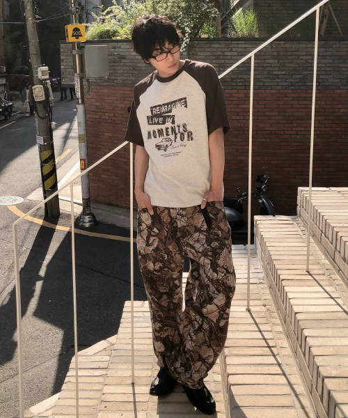 MINDBRIDGE(マインドブリッジ)の「ドゥグッド_グラフィックラグランオーバーサイズTシャツ - 2カラー(Tシャツ/カットソー・メンズ・オートミール/ライトグレー・100/105/95)」の4枚目の写真
