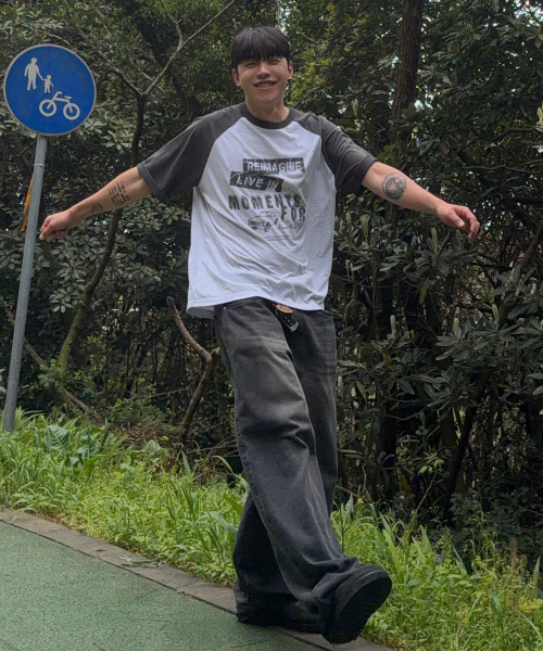 MINDBRIDGE(マインドブリッジ)の「ドゥグッド_グラフィックラグランオーバーサイズTシャツ - 2カラー(Tシャツ/カットソー・メンズ・オートミール/ライトグレー・100/105/95)」の8枚目の写真