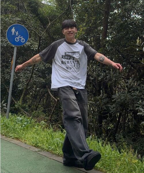 MINDBRIDGE(マインドブリッジ)の「ドゥグッド_グラフィックラグランオーバーサイズTシャツ - 2カラー(Tシャツ/カットソー・メンズ・オートミール/ライトグレー・100/105/95)」の14枚目の写真