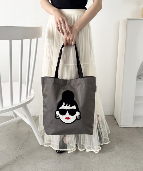 HAPPY FACE(ハッピーフェイス)の「EMMA 顔相良刺?新トート GY(トートバッグ・レディース・グレー・ONE SIZE)」の4枚目の写真