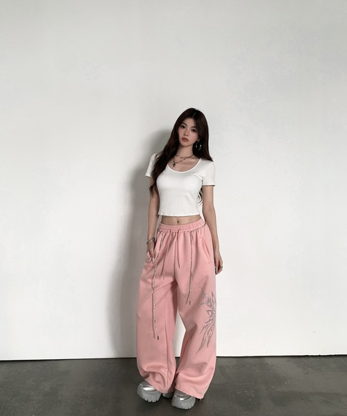 VEILA(ヴェイラ)の「ビジューバタフライ柄ワイドパンツ(その他パンツ・レディース・ピンク/ブラック・S/M/L)」の21枚目の写真