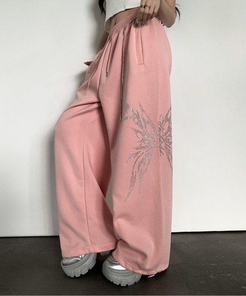 VEILA(ヴェイラ)の「ビジューバタフライ柄ワイドパンツ(その他パンツ・レディース・ピンク/ブラック・S/M/L)」の13枚目の写真
