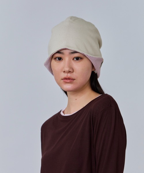 OVERRIDE(オーバーライド)の「OVERRIDE TECHSHAPE REVER BEANIE SG / オーバーライド(ニットキャップ/ビーニー・レディース・ブラック/アイボリー/ブラウン・57~59cm)」の5枚目の写真