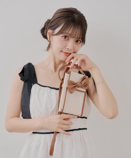 Chico(チコ)の「【トラベルグッズ】リボントラベルマルチショルダー(ショルダーバッグ・レディース・ホワイト系その他2/ネイビー/ホワイト系その他・FREE)」の6枚目の写真