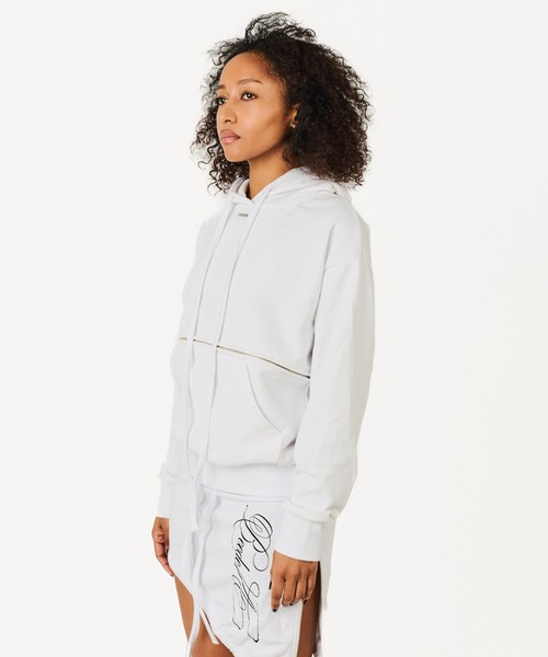BEEDEN（ビーデン）の「PRINT OVER ZIP HOODIE（パーカー・レディース・ホワイト/ブラック・FREE）」の4枚目の写真