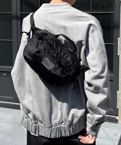 FREDRIK PACKERS(フレドリックパッカーズ)の「【FREDRIK PACKERS】≪MAISON CLUB別注≫210D KNOTTING HIP PACK(ボディバッグ/ウエストポーチ・メンズ・ブラック系その他3/ブラック系1/ブラック系その他2・FREE)」の2枚目の写真