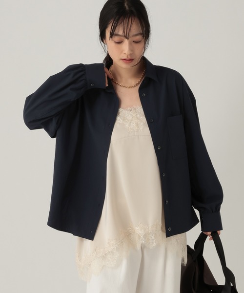 Elura(エルーラ)の「アイロンいらずレギュラーシャツ/1067304(シャツ/ブラウス・レディース・オフホワイト/ストライプ/カーキ/ブルー/ネイビー/ピンク・FREE)」の4枚目の写真