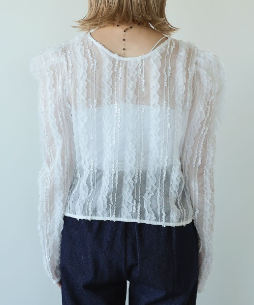 DONOBAN(ドノバン)の「【立体感のあるフリルと繊細な刺繍が華やかなトップス】ジェリー ルーシュ トップス レース フリル 透け感 シアー チュール カーディガン ブラウス 2way ボタン クルーネック Vネック 長袖(シャツ/ブラウス・レディース・ブラック/ホワイト/ブルー/ピンク・ONE SIZE)」の20枚目の写真