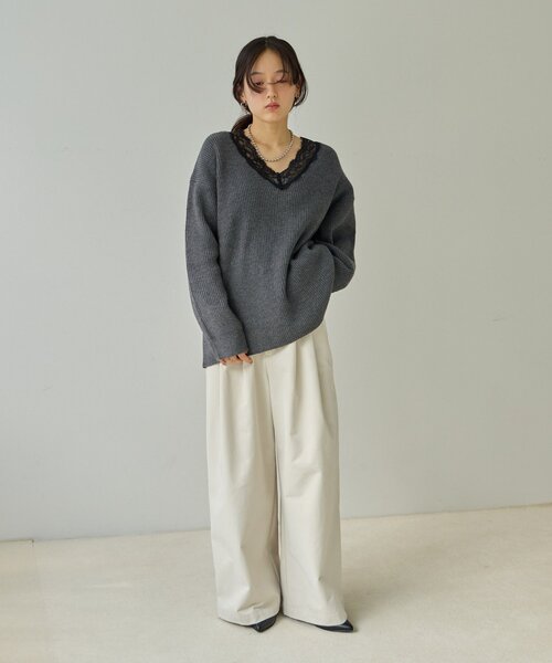 DISCOAT(ディスコート)の「【Noka】衿レースVネックプルオーバー《WEB限定》(ニット/セーター・レディース・モカ/チャコールグレー/アイボリー・FREE)」の12枚目の写真