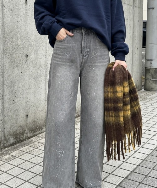 Rejoule(リジュール)の「ハート刺繍×ラインストーン ワイドデニムパンツ(デニムパンツ・レディース・ブルー/グレー・S/M)」の1枚目の写真