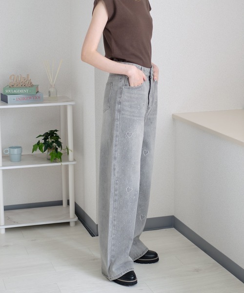 Rejoule(リジュール)の「ハート刺繍×ラインストーン ワイドデニムパンツ(デニムパンツ・レディース・ブルー/グレー・S/M)」の8枚目の写真