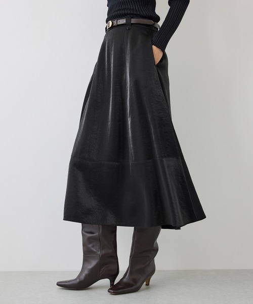 ROPE'(ロペ)の「【J'aDoRe・一部店舗限定サイズ】リュクスサテンフレアスカート/イージーケア(スカート・レディース・キャメル/ブラック/キナリ・36/38)」の1枚目の写真