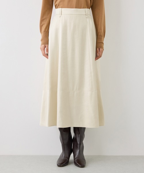 ROPE'(ロペ)の「【J'aDoRe・一部店舗限定サイズ】リュクスサテンフレアスカート/イージーケア(スカート・レディース・キャメル/ブラック/キナリ・36/38)」の14枚目の写真