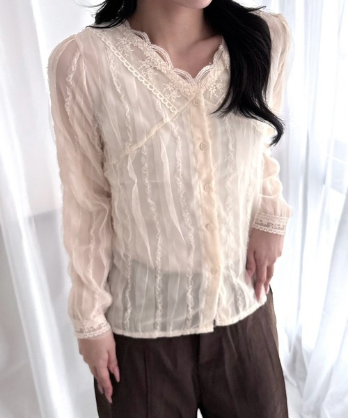 merrylatte（メリーラテ）の「レースVネック シアー長袖ブラウス（シャツ/ブラウス・レディース・ホワイト・S/L/M）」の4枚目の写真