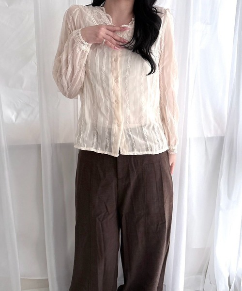 merrylatte（メリーラテ）の「レースVネック シアー長袖ブラウス（シャツ/ブラウス・レディース・ホワイト・S/L/M）」の8枚目の写真