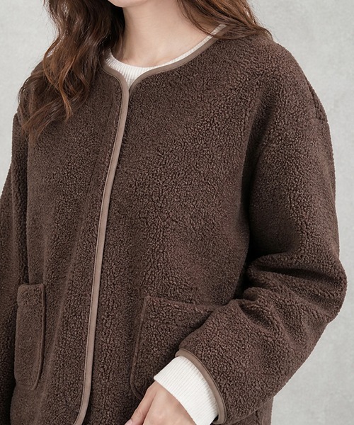 JOCOSA(ジョコサ)の「ノーカラー ボアブルゾン(ブルゾン・レディース・ブラウン/ブラック/ベージュ・L/M/S)」の1枚目の写真