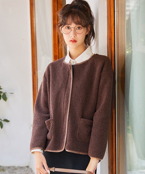 JOCOSA(ジョコサ)の「ノーカラー ボアブルゾン(ブルゾン・レディース・ブラウン/ブラック/ベージュ・L/M/S)」の4枚目の写真