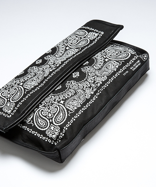 20/80（テゥエンティーエイティー）の「【20/80】トゥエンティーエイティー/ BANDANA CLUTCH BAG（クラッチバッグ・レディース・ネイビー/ブラック・FREE）」の6枚目の写真