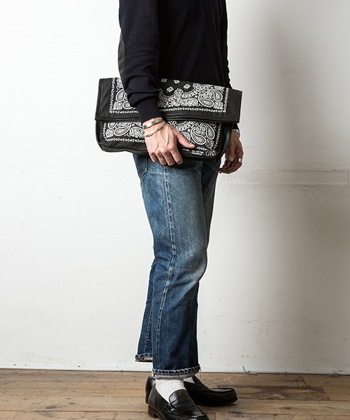 20/80（テゥエンティーエイティー）の「【20/80】トゥエンティーエイティー/ BANDANA CLUTCH BAG（クラッチバッグ・レディース・ネイビー/ブラック・FREE）」の11枚目の写真