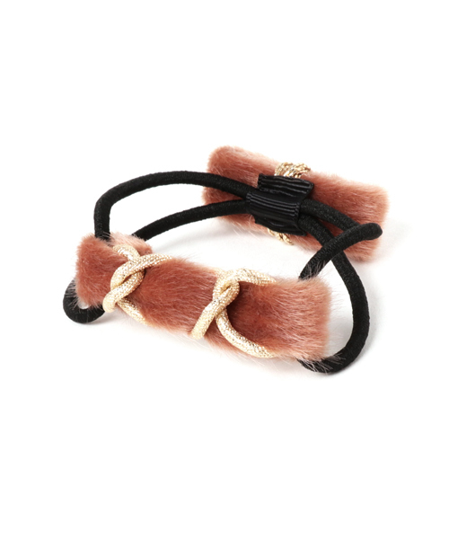 PLAIN CLOTHING（プレーンクロージング）の「フェイクファーWヘアゴム【PLAIN CLOTHING】（ヘアゴム・レディース・ネイビー/カーキ/ピンク/ブラウン/ブラック・FREE）」の5枚目の写真